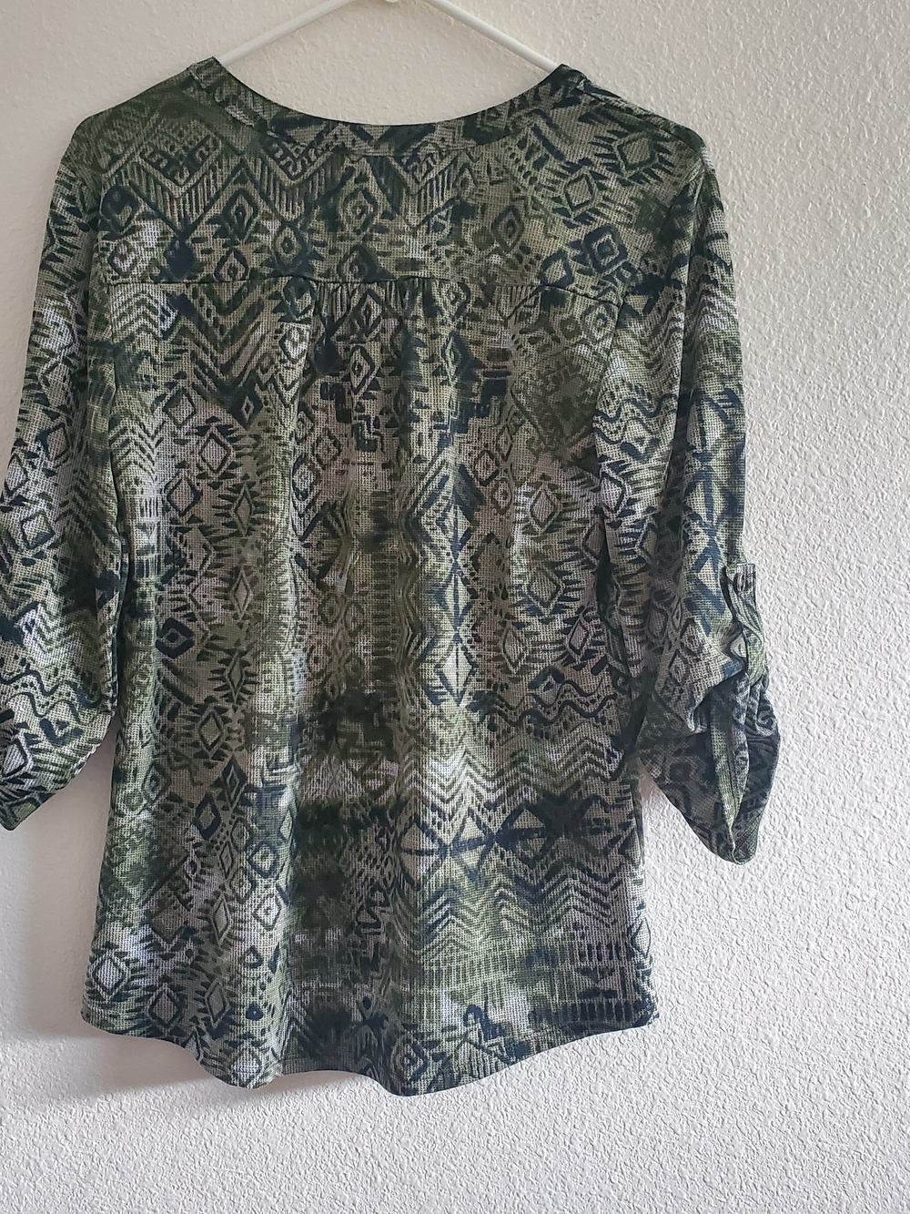 Stitch Collection Olive Print Roll-Tab Blouse Size M - Picture 2 of 7